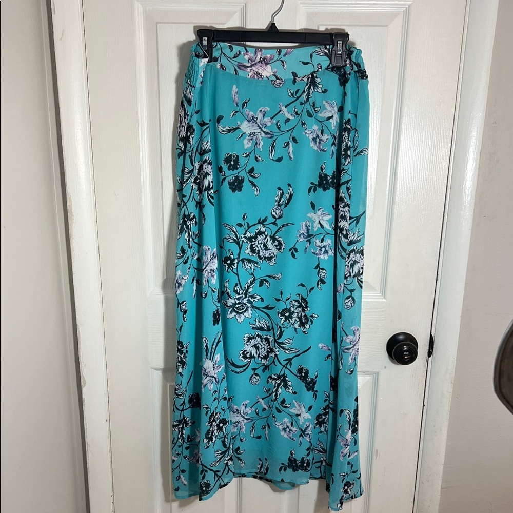 Floral Teal Maxi Skirt. Purple with navy flowers. 14w/16w